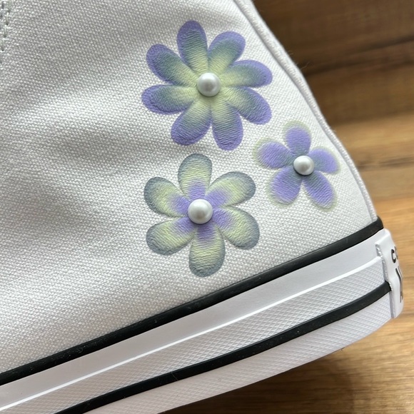 CONVERSE White High-Top Sneakers with Floral Design - Picture 7 of 8